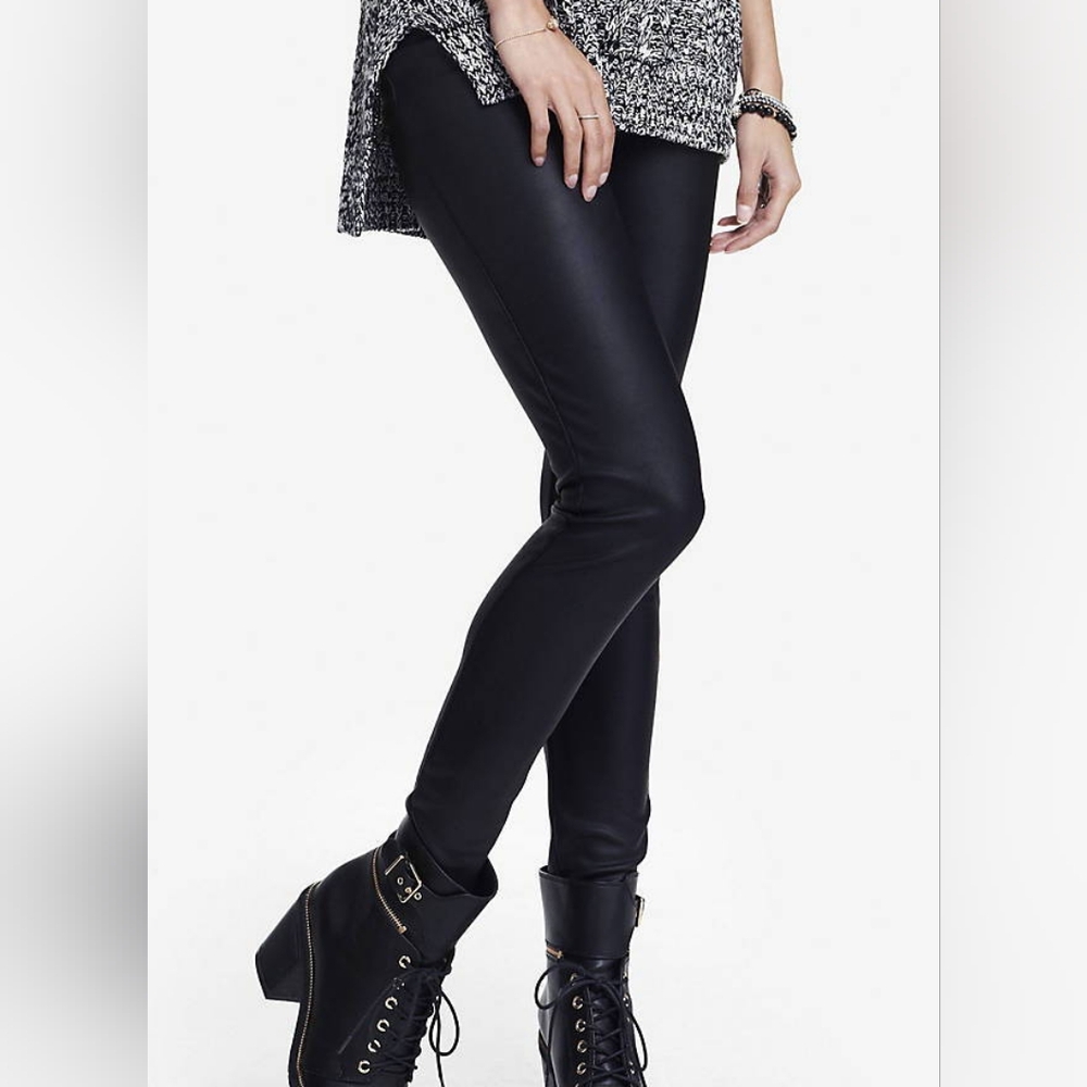 🌷Express Scuba Leggings